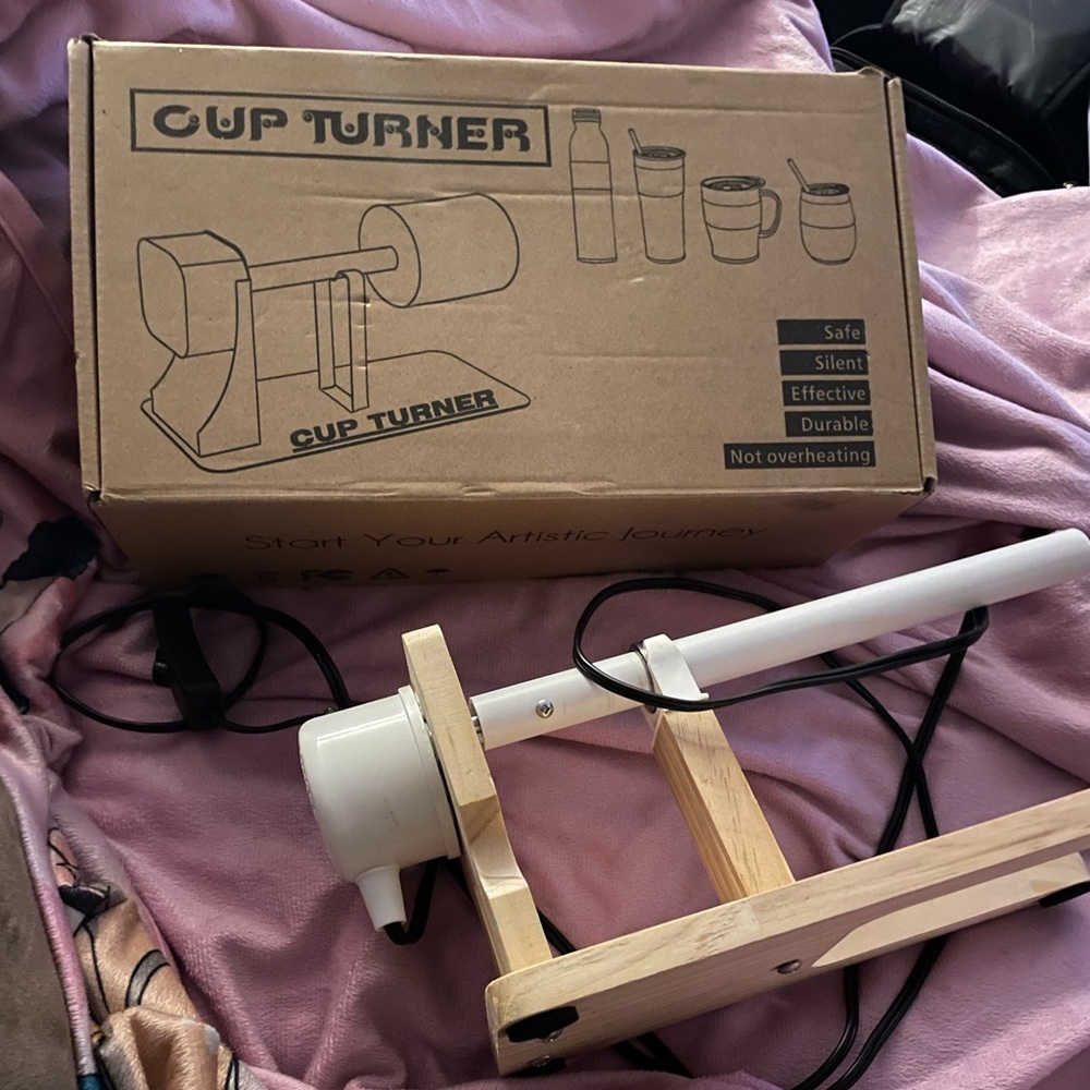 Cup turner